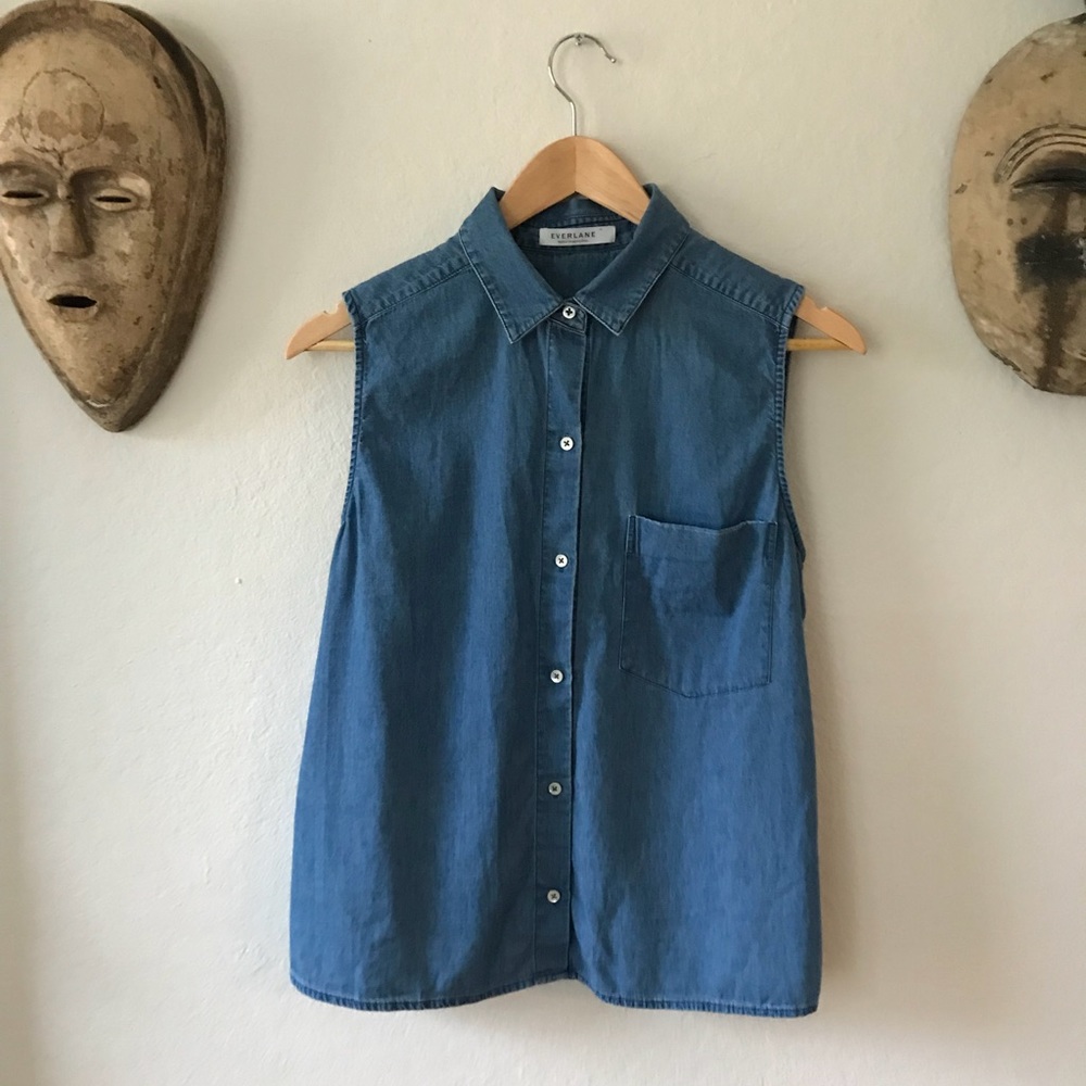 Everlane chambray sleeveless button up